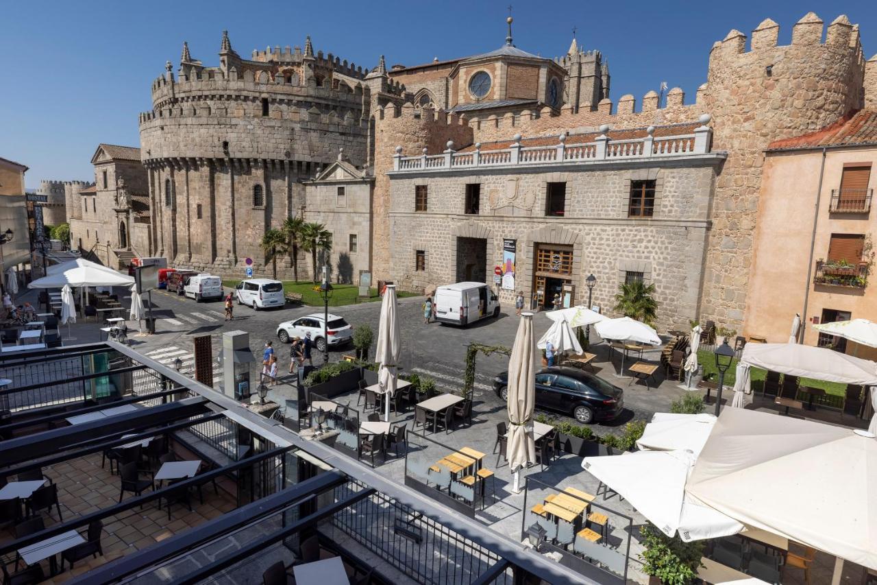 Hostal Restaurante Puerta Del Alcazar อาบีลา ภายนอก รูปภาพ