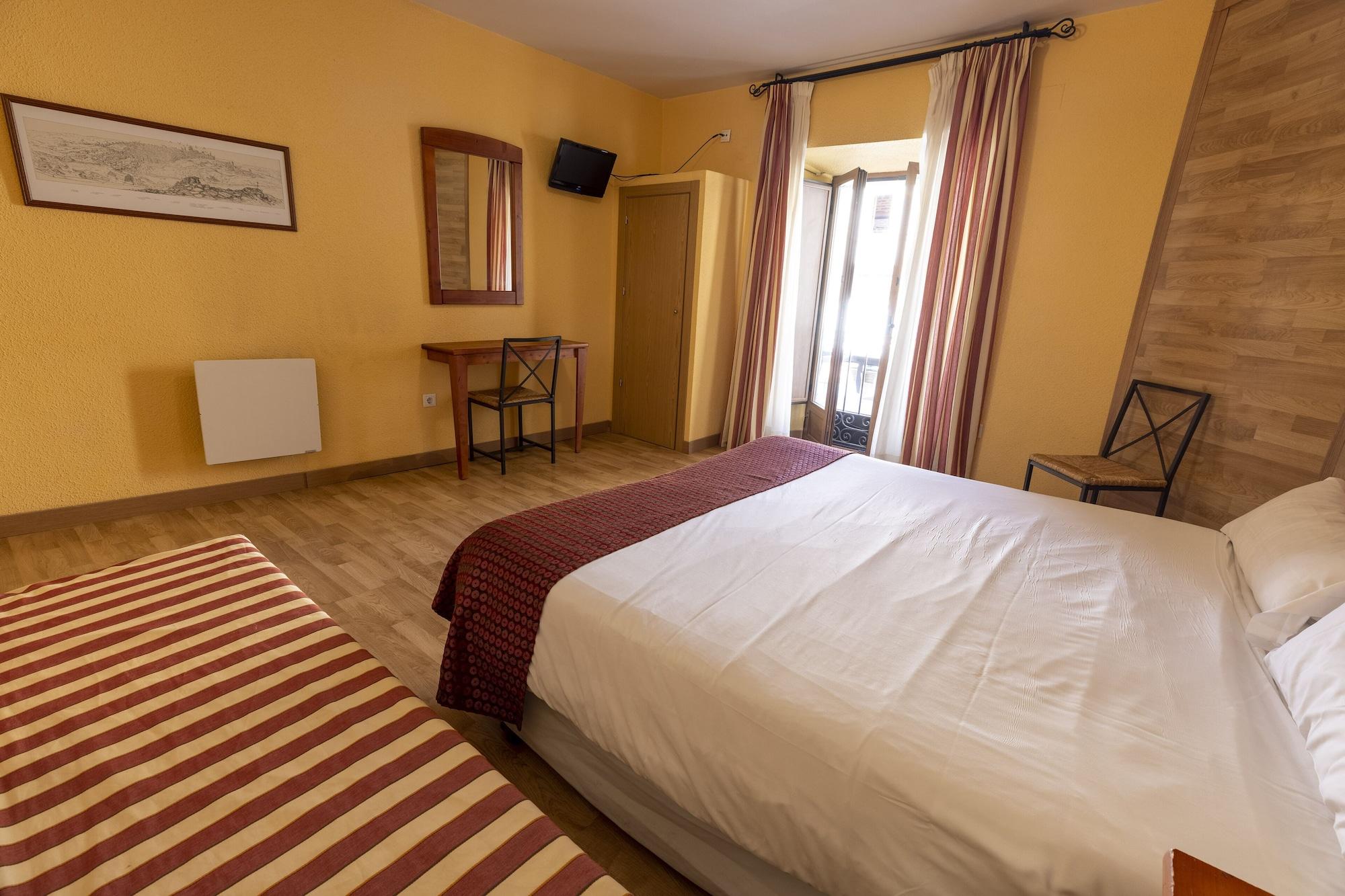 Hostal Restaurante Puerta Del Alcazar อาบีลา ภายนอก รูปภาพ