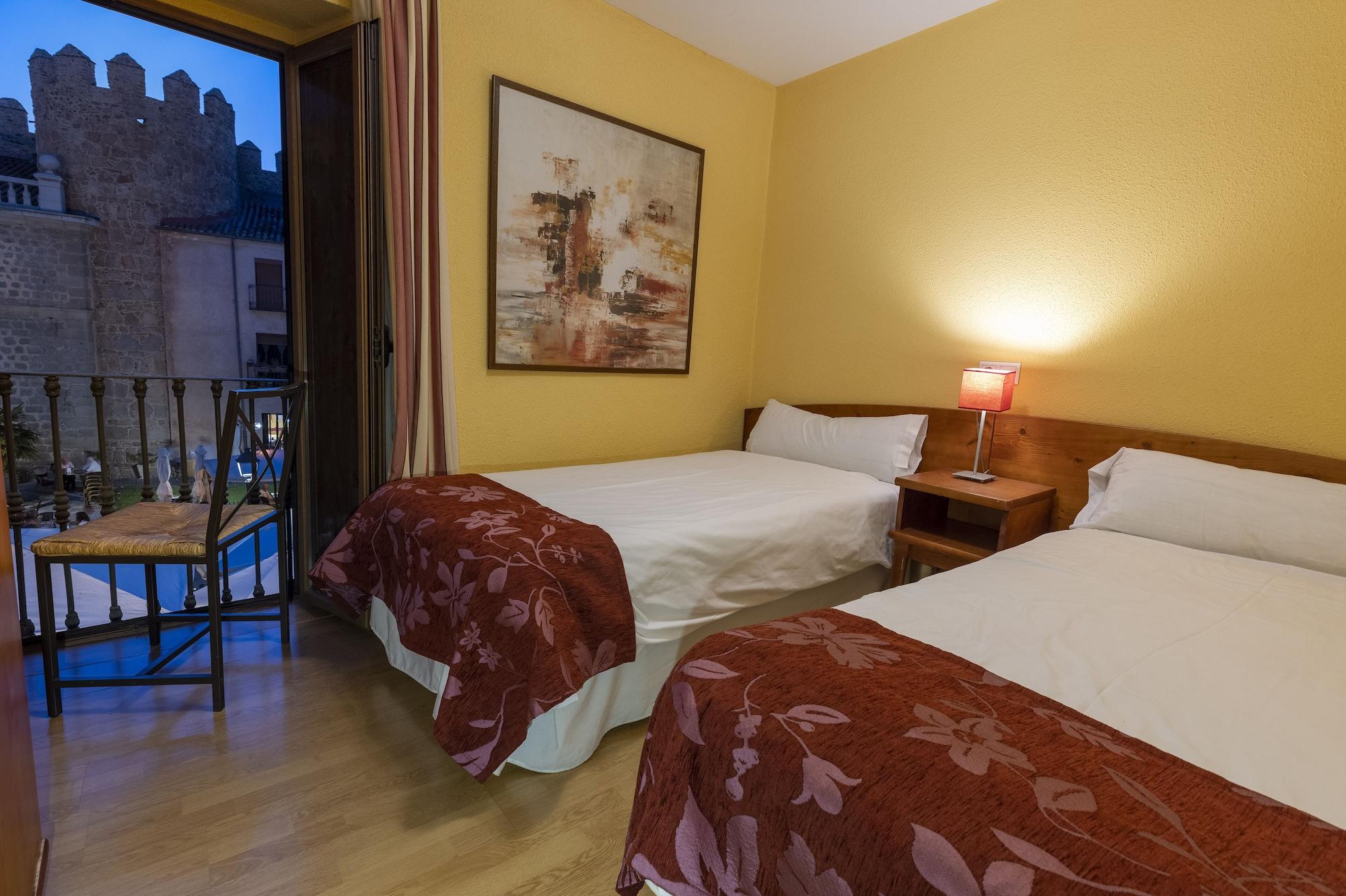 Hostal Restaurante Puerta Del Alcazar อาบีลา ภายนอก รูปภาพ
